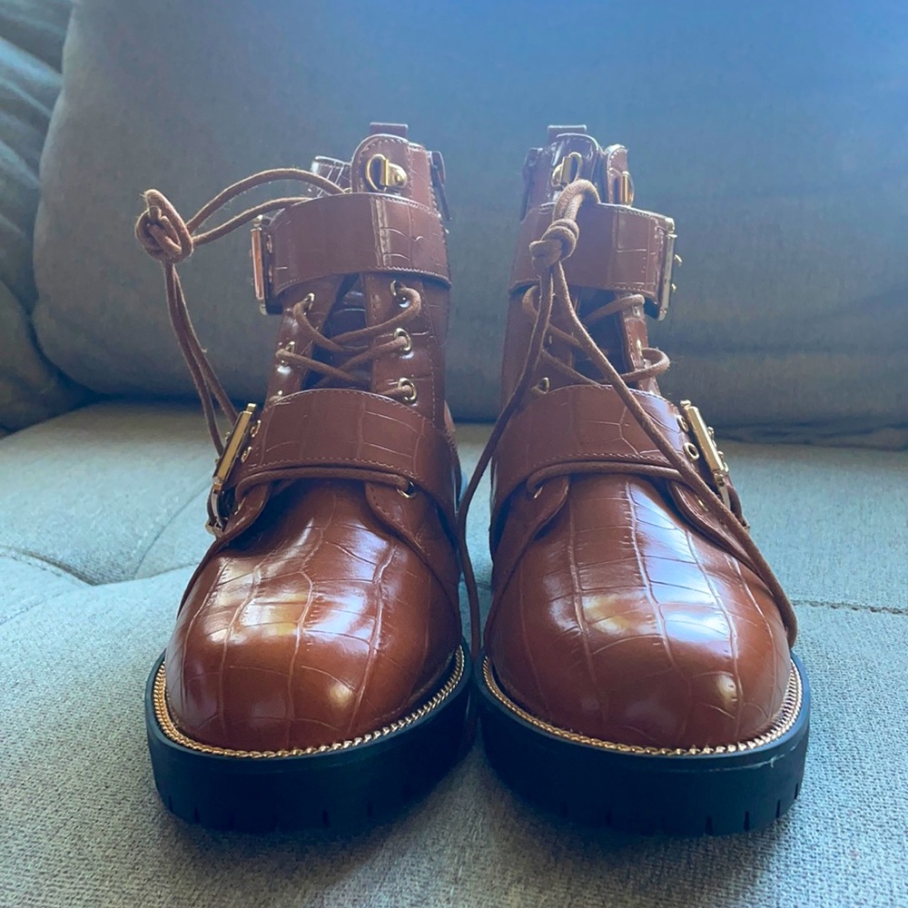 Love these booties, but I never wear them! They’re still in great condition